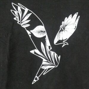 AMERICAN EAGLE - Super Soft - Standard Fit | small | Black Graphic Tee / T-Shirt